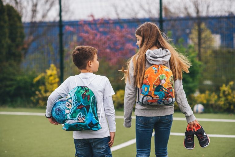 Tornazsákokkal teremt munkahelyeket a Decathlon és az Igazgyöngy Alapítvány - Jól áll neked a jóság!