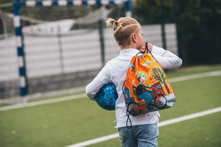 Tornazsákokkal teremt munkahelyeket a Decathlon és az Igazgyöngy Alapítvány - Jól áll neked a jóság!