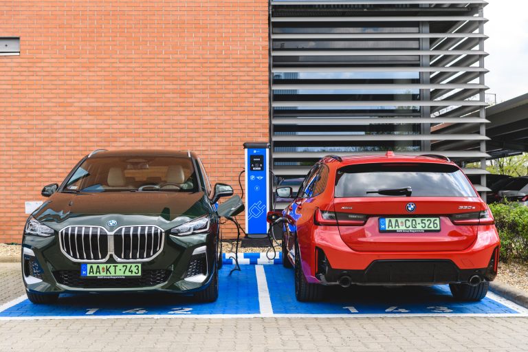 A jövő városi parkolóinak előfutárát alakította ki a BMW Group Magyarország