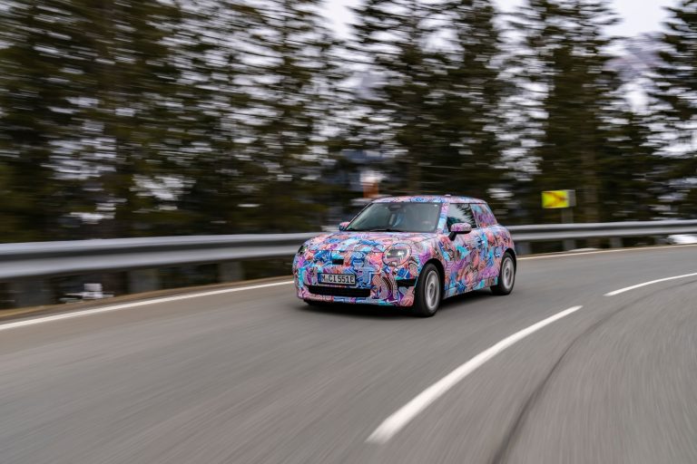 Érkezik az új MINI Cooper, tisztán elektromos meghajtással