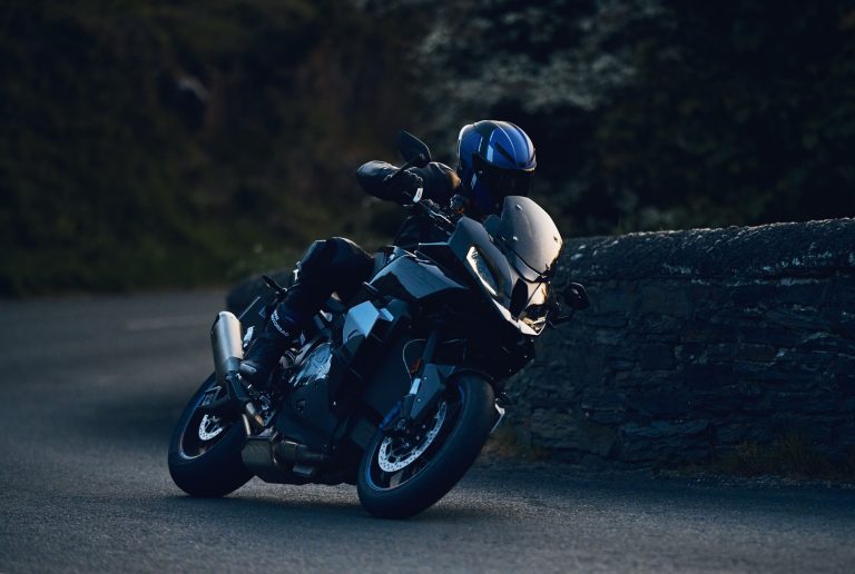 A BMW Motorrad bemutatja az M 1000 XR prototípust