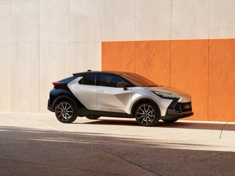 Leleplezték, mindent vihet a vadonatúj Toyota C-HR