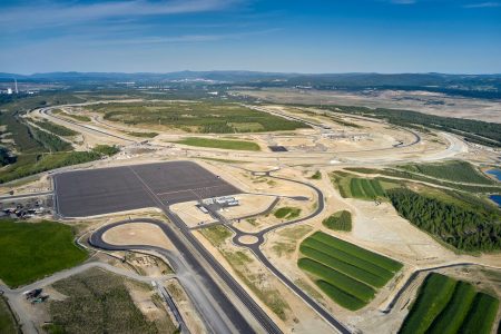 A BMW Group az automatizált járművezetés és parkolás jövőbe vezető tesztpályáját állította rendszerbe Csehországban