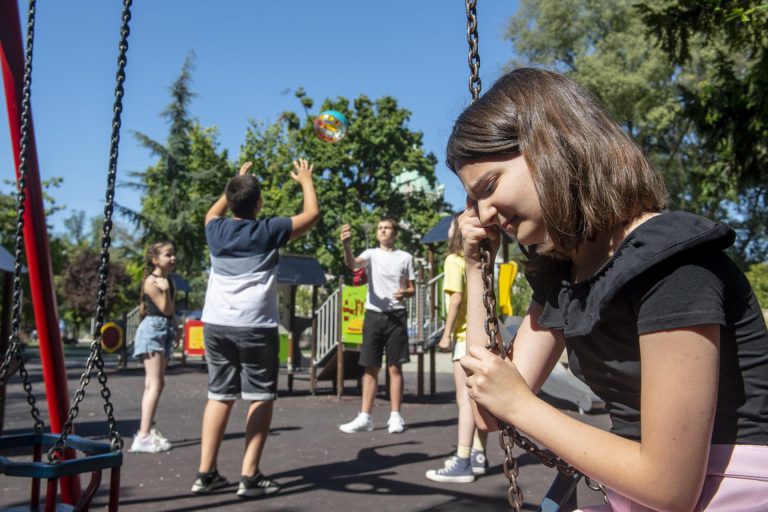 Európában és Közép-Ázsiában minden második gyermek ki van téve a gyakori hőhullámoknak