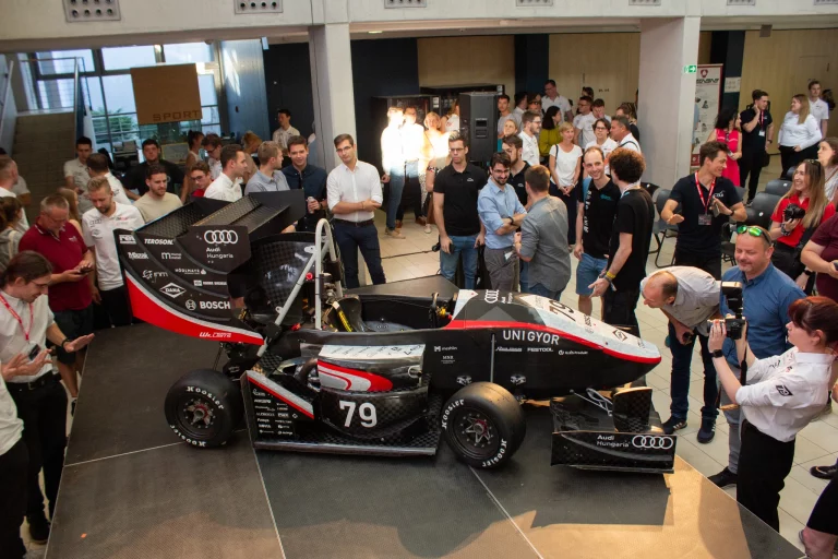 Győzelemre esélyesek a Széchenyi István Egyetem Formula Student-csapatai