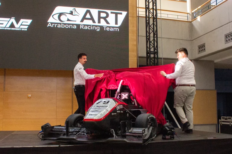 Győzelemre esélyesek a Széchenyi István Egyetem Formula Student-csapatai