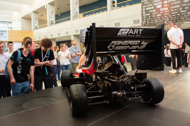 Győzelemre esélyesek a Széchenyi István Egyetem Formula Student-csapatai