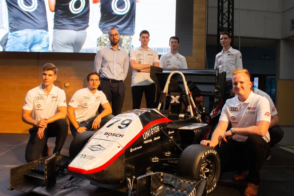 Győzelemre esélyesek a Széchenyi István Egyetem Formula Student-csapatai