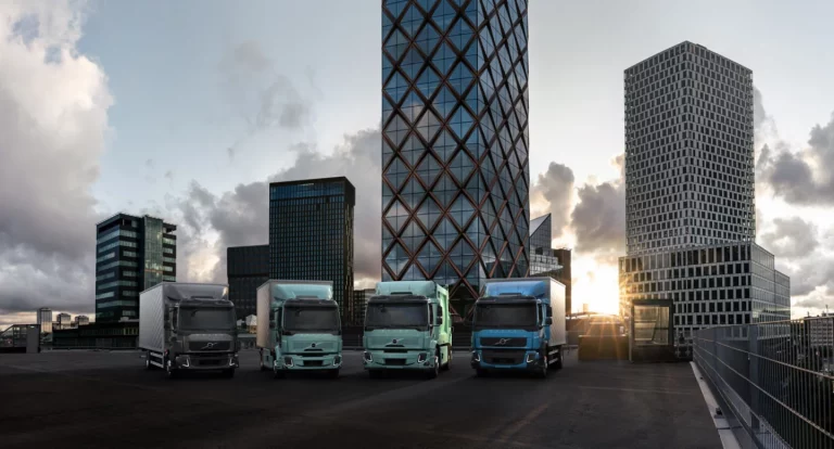 A Volvo Trucks bemutatja megújult, városi közlekedésre tervezett elektromos teherautóit