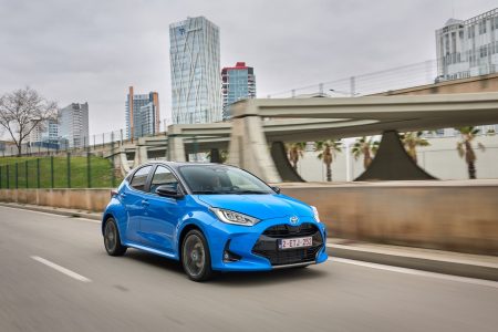 Általános piaci trend lehet az új autók árának markáns emelkedése 2025-től – figyelmeztet a Toyota