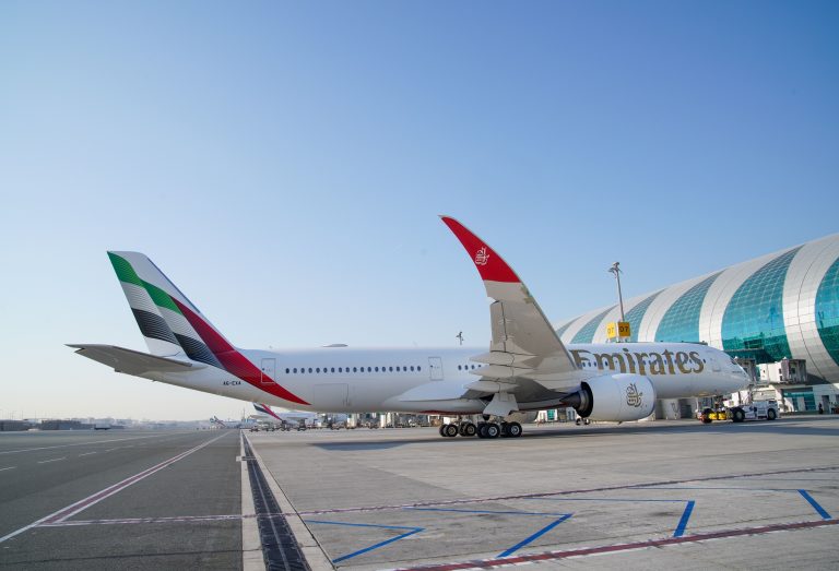 Az Emirates bemutatta első A350-es repülőgépét