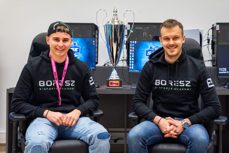 E-sport-sikerek: mentorálással lesznek még jobbak a profi játékosok a Széchenyi István Egyetemen