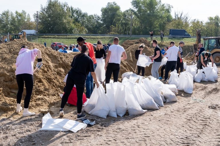 Rangos díjjal ismerte el a vízügyi igazgatás vezetőinek eredményes munkáját a Széchenyi István Egyetem