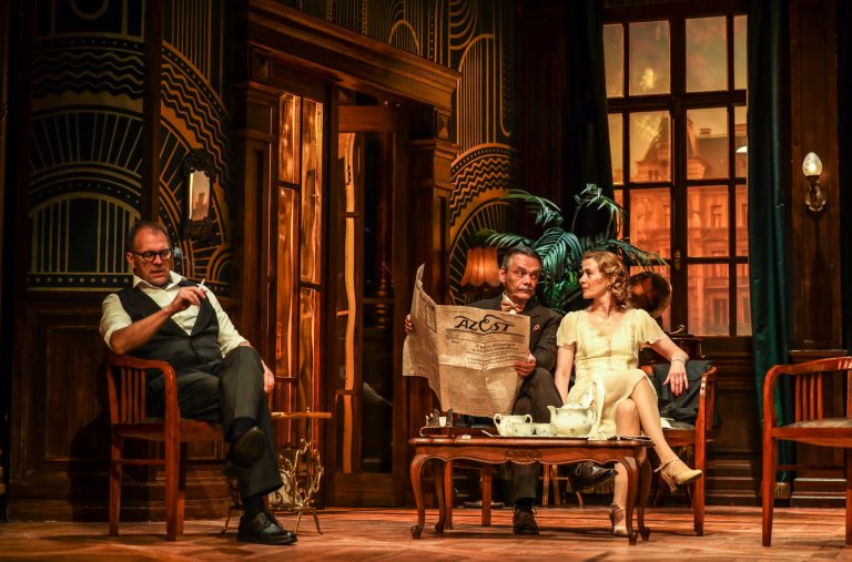 Balsai Mónival és Schmied Zoltánnal A testőr bemutató a Centrál Színházban