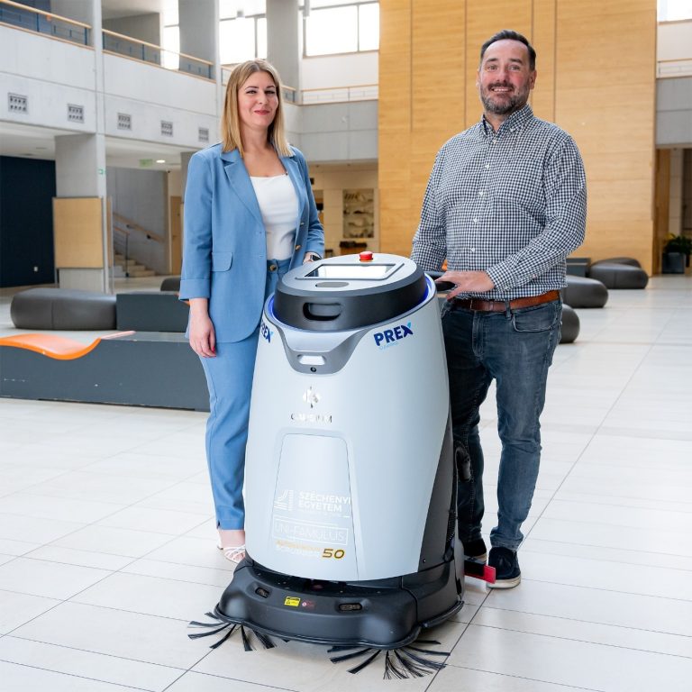 Csúcstechnológia az üzemeltetésben: takarítórobotok álltak munkába a Széchenyi István Egyetemen