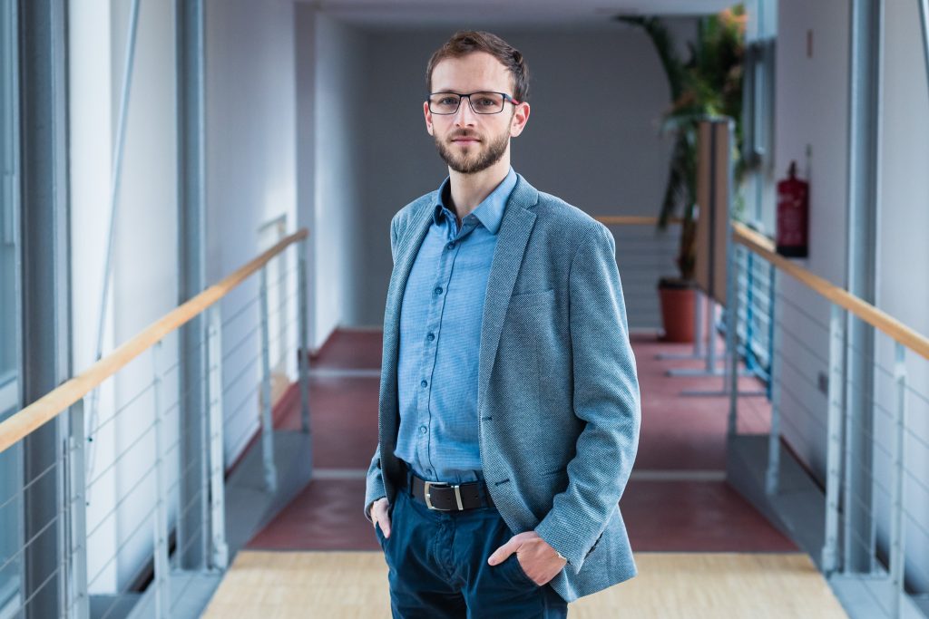 Gyorsítósáv: a vállalatok hatékonyságát támogatja a Széchenyi István Egyetem tudásbázisához kapcsolódó cég egyedülálló fejlesztése Gyorsítósáv: a vállalatok hatékonyságát támogatja a Széchenyi István Egyetem tudásbázisához kapcsolódó cég egyedülálló fejlesztése