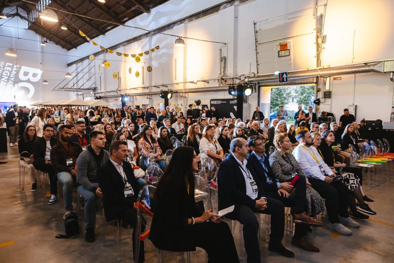 A BGE erős, aktív és folyamatosan bővülő alumni közösségével együtt formálja a jövő gazdasági szakembereit.