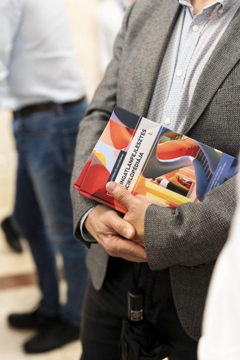 A cementtől a jövő városáig – új magyar ingatlanfejlesztési szakkönyv jelent meg