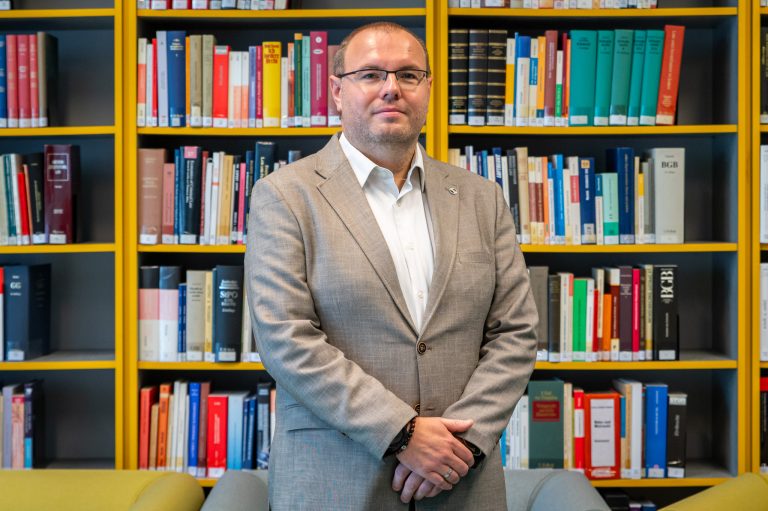 Értékes hazai akkreditációval ismerték el a Széchenyi István Egyetem kiberbiztonsági képzéseit