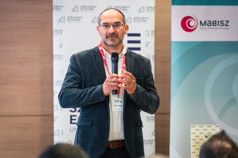 Közlekedésbiztonsági Konferencia: egyedülálló szakmai fórumot rendeztek a Széchenyi István Egyetemen