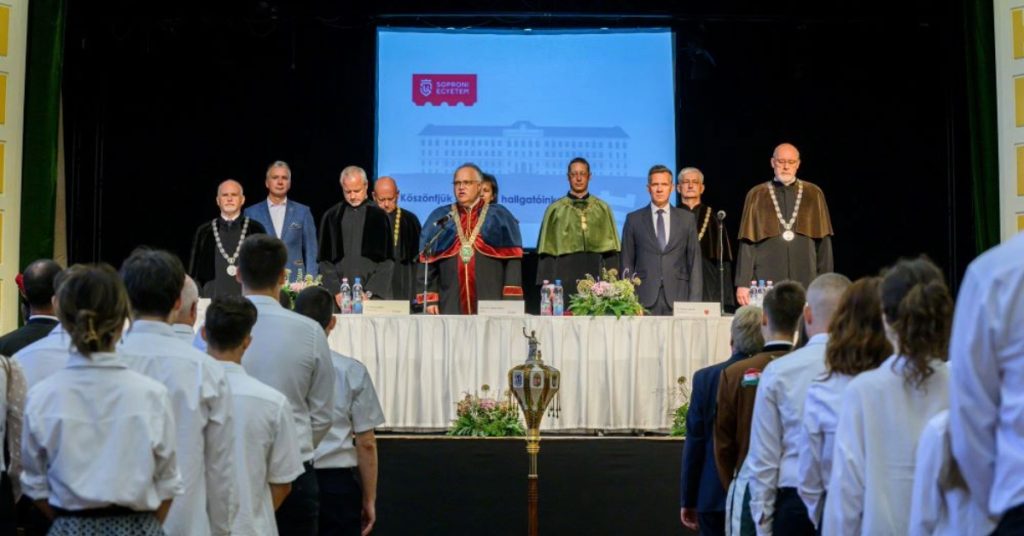 Közösség, innováció és fenntarthatóság – Megnyitotta új tanévét a Soproni Egyetem Közösség, innováció és fenntarthatóság – Megnyitotta új tanévét a Soproni Egyetem