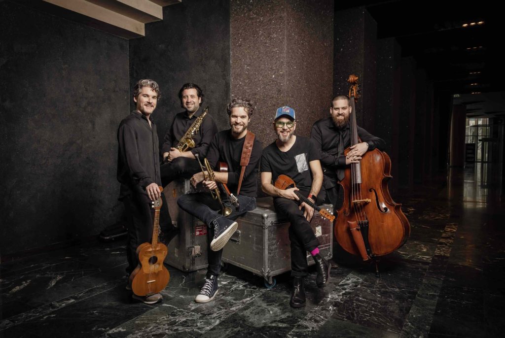 Söndörgő XXX – A Söndörgő 30 éves jubileumi albuma Söndörgő XXX - A Söndörgő 30 éves jubileumi albuma