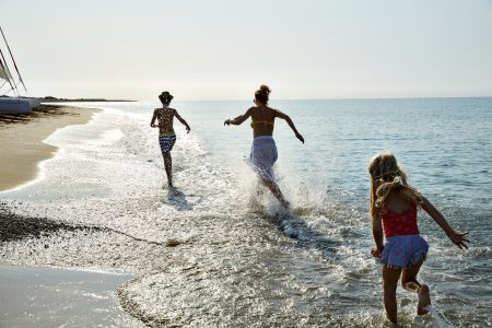 Utazási trendek az őszi szünetben: a magyarok a tengerparton hosszabbítják meg a nyarat