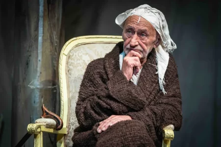 25 éve látható a Képzelt beteg Reviczky Gábor főszereplésével a Pesti Színházban