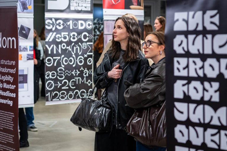 A betű ünnepe – a Széchenyi István Egyetem Design Campusán rendezték meg az ország első tipográfiai biennáléját