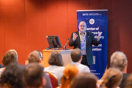 A Szegedi Tudományegyetemen jön létre Magyarország első krio-elektronmikroszkópos kutatóplatformja A Szegedi Tudományegyetemen jön létre Magyarország első krio-elektronmikroszkópos kutatóplatformja