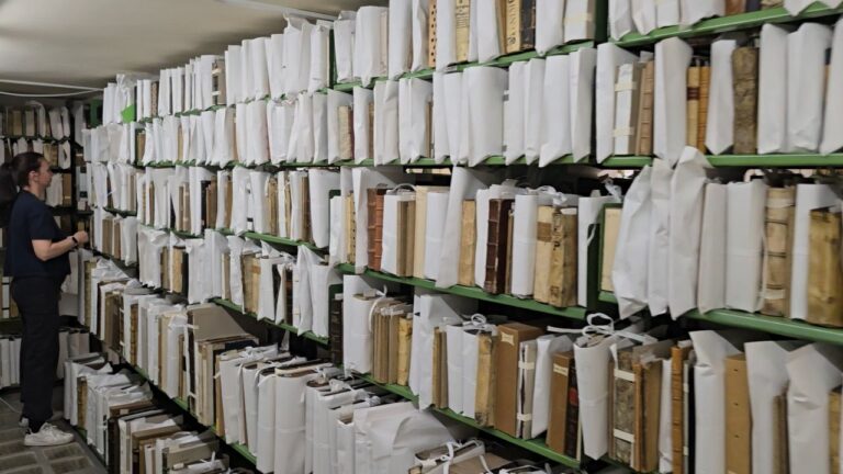 A múlt kincsei új otthonban - Biztonságos elhelyezést kap az ELTE páratlan könyvtári gyűjteménye