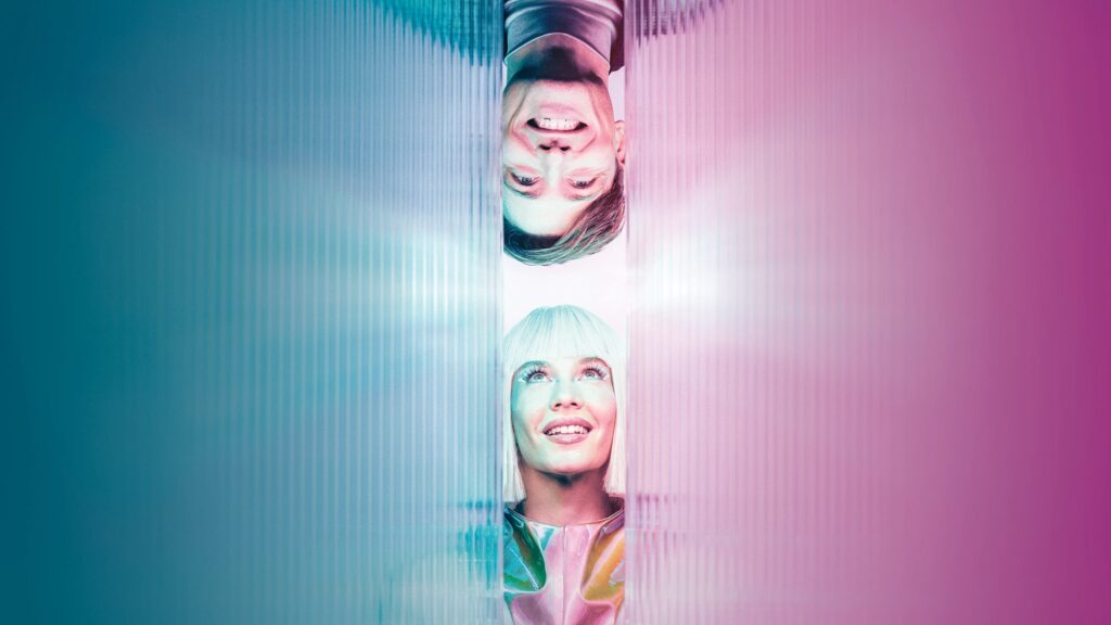 Futurisztikus vígjáték a szerelemről és a humorról – Igazából komédia a Pesti Színházban Futurisztikus vígjáték a szerelemről és a humorról Igazából komédia a Pesti Színházban