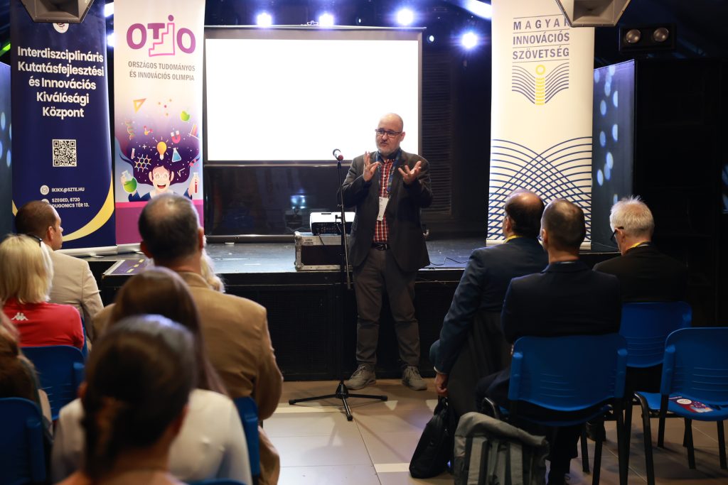 Szegedi innovációs olimpia: színvonalas pályázatokkal jutott tovább 8 diák az OTIO regionális válogatóversenyéről Szegedi innovációs olimpia: színvonalas pályázatokkal jutott tovább 8 diák az OTIO regionális válogatóversenyéről