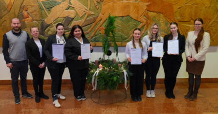 Új kortárs segítők állnak munkába a Soproni Egyetemen Új kortárs segítők állnak munkába a Soproni Egyetemen