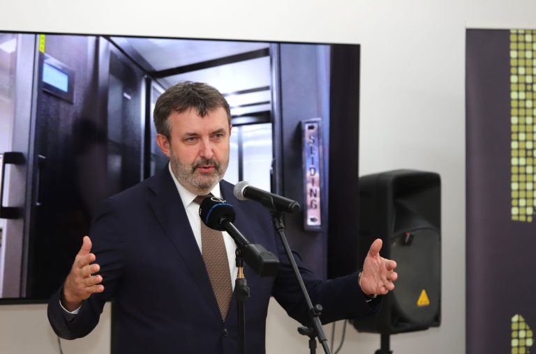 Új szuperszámítógép segíti a digitális örökség mesterséges intelligencia alapú kutatását az ELTE-n