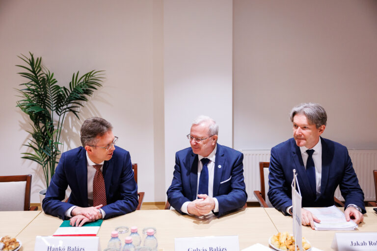 Újabb mérföldkőhöz érkezett a HUN-REN Magyar Kutatási Hálózat megújítása