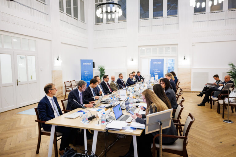 Újabb mérföldkőhöz érkezett a HUN-REN Magyar Kutatási Hálózat megújítása