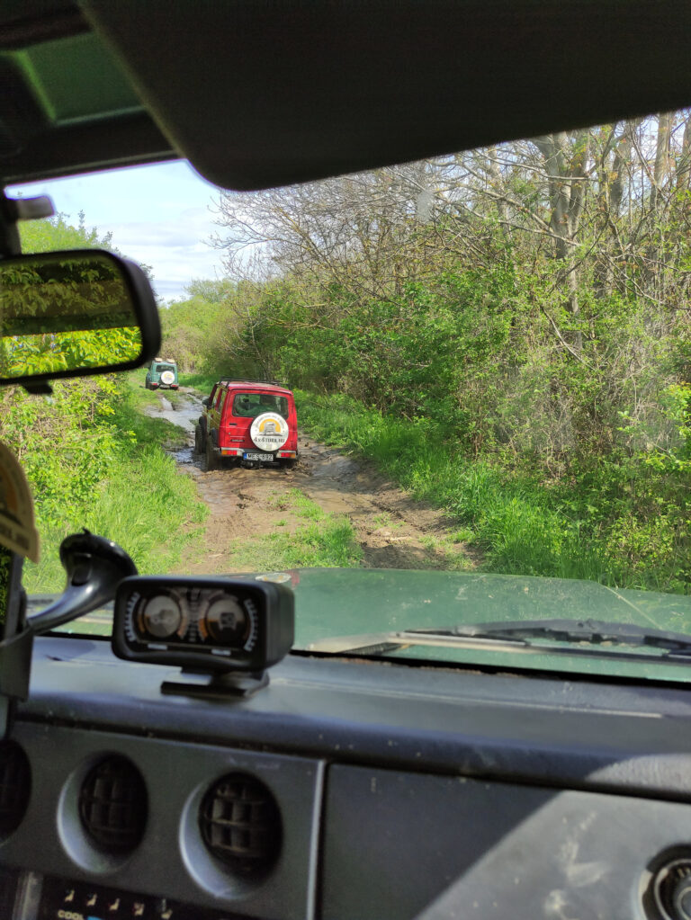 A vezetés és a természet hozza össze a generációkat – különleges családi élmény az Apa-Fia Terepjáró Program