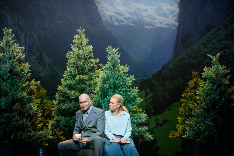 Egy misztikus hegycsúcs és az emberi lélek kifürkészhetetlensége - Ismeretlen táj bemutató a Vígszínházban