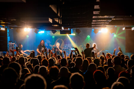 Ha hétvége, akkor Bridge: Lmen Prala, Kiscsillag, Deák Bill a Széchenyi-egyetem klubjának színpadán Ha hétvége, akkor Bridge: Lmen Prala, Kiscsillag, Deák Bill a Széchenyi-egyetem klubjának színpadán