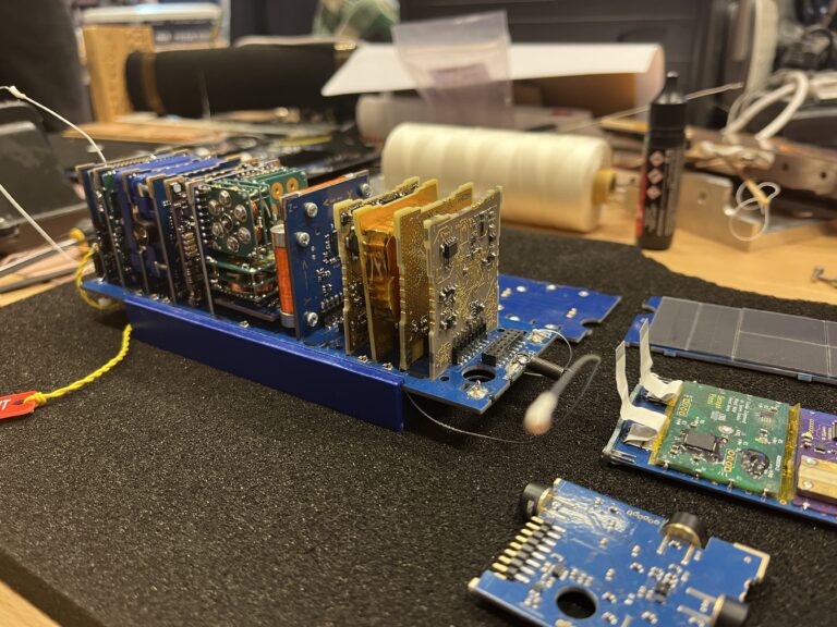 Képzés és kutatás: a világűrbe jutott a győri Széchenyi István Egyetem iker műholdja a Hunity fedélzetén