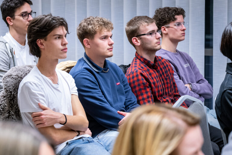 Nemzetközi hallgatók a békés együttélésért: folytatódott a Széchenyi István Egyetem kulturális programsorozata