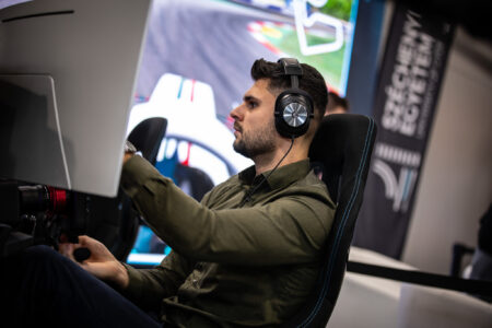 Sikerek Dortmundtól Prágáig: a világ élvonalába került a Széchenyi István Egyetem szimulátorcsapata Sikerek Dortmundtól Prágáig: a világ élvonalába került a Széchenyi István Egyetem szimulátorcsapata