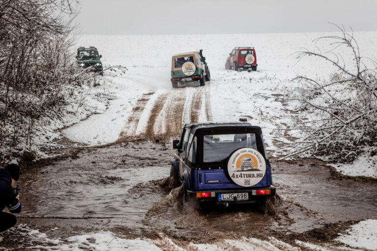 Tárgyak helyett valódi élmény! – a 4x4 terepjárós ajándékutalvány karácsonykor is az utolsó pillanatban megvásárolható