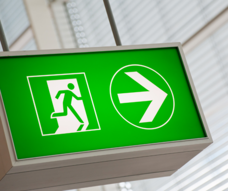 A füst a legnagyobb veszély – miért kritikus a HFR és a tűzjelző rendszer felülvizsgálata 2026 ban?