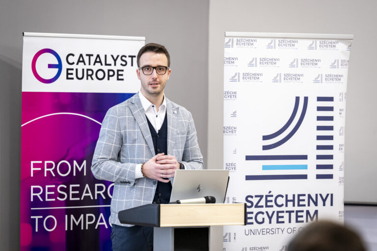 Az MIT partnerségével rendezett orvostechnológiai szakmai programot a Széchenyi István Egyetem