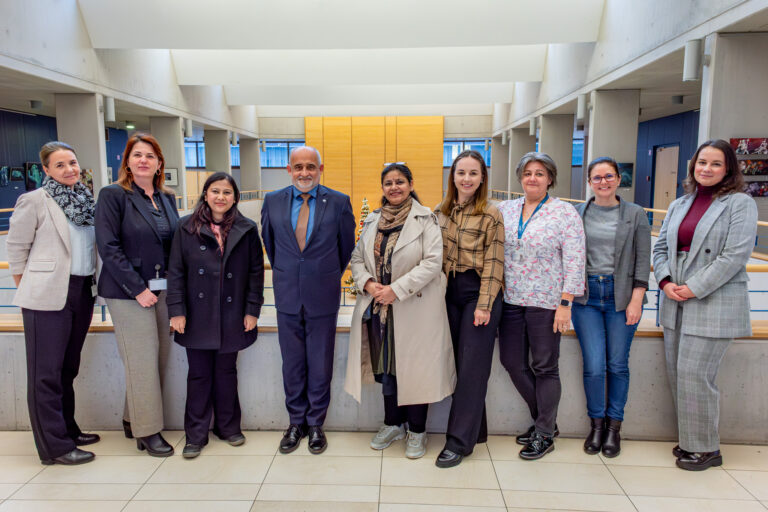 Kutatásfókuszú indiai egyetemmel lép szorosabb partnerségre a Széchenyi István Egyetem