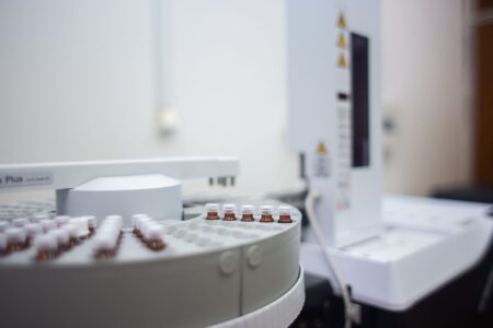 Sikerrel zajlik az innovatív fájdalomcsillapító gyógyszerjelölt fejlesztése a pécsi orvoskaron