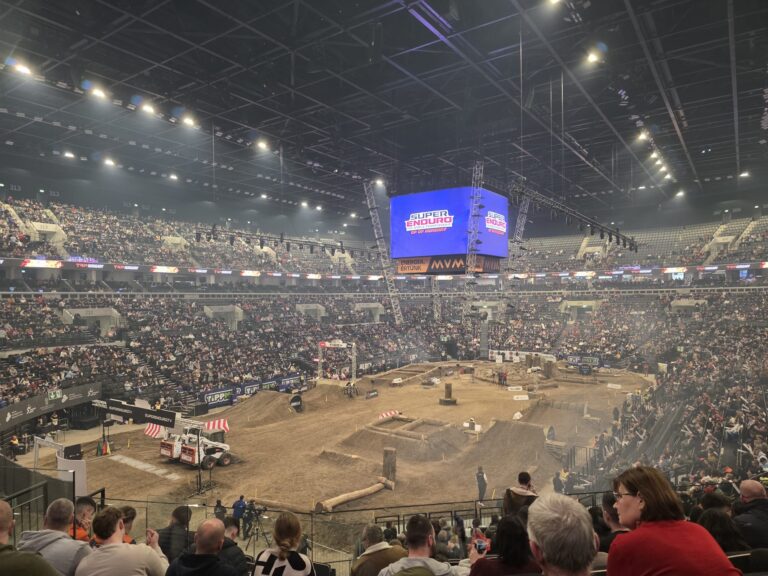 A Hungaroringen és a Superenduro GP-n is tanulhatnak a Széchenyi István Egyetem technikaisport-menedzser szakirányú továbbképzésének hallgatói