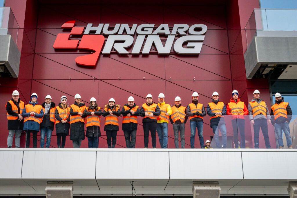 A Hungaroringen és a Superenduro GP-n is tanulhatnak a Széchenyi István Egyetem technikaisport-menedzser szakirányú továbbképzésének hallgatói